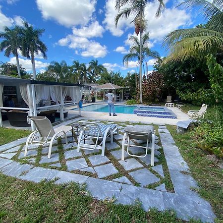 Private Retreat Lake Worth Beach Exterior foto