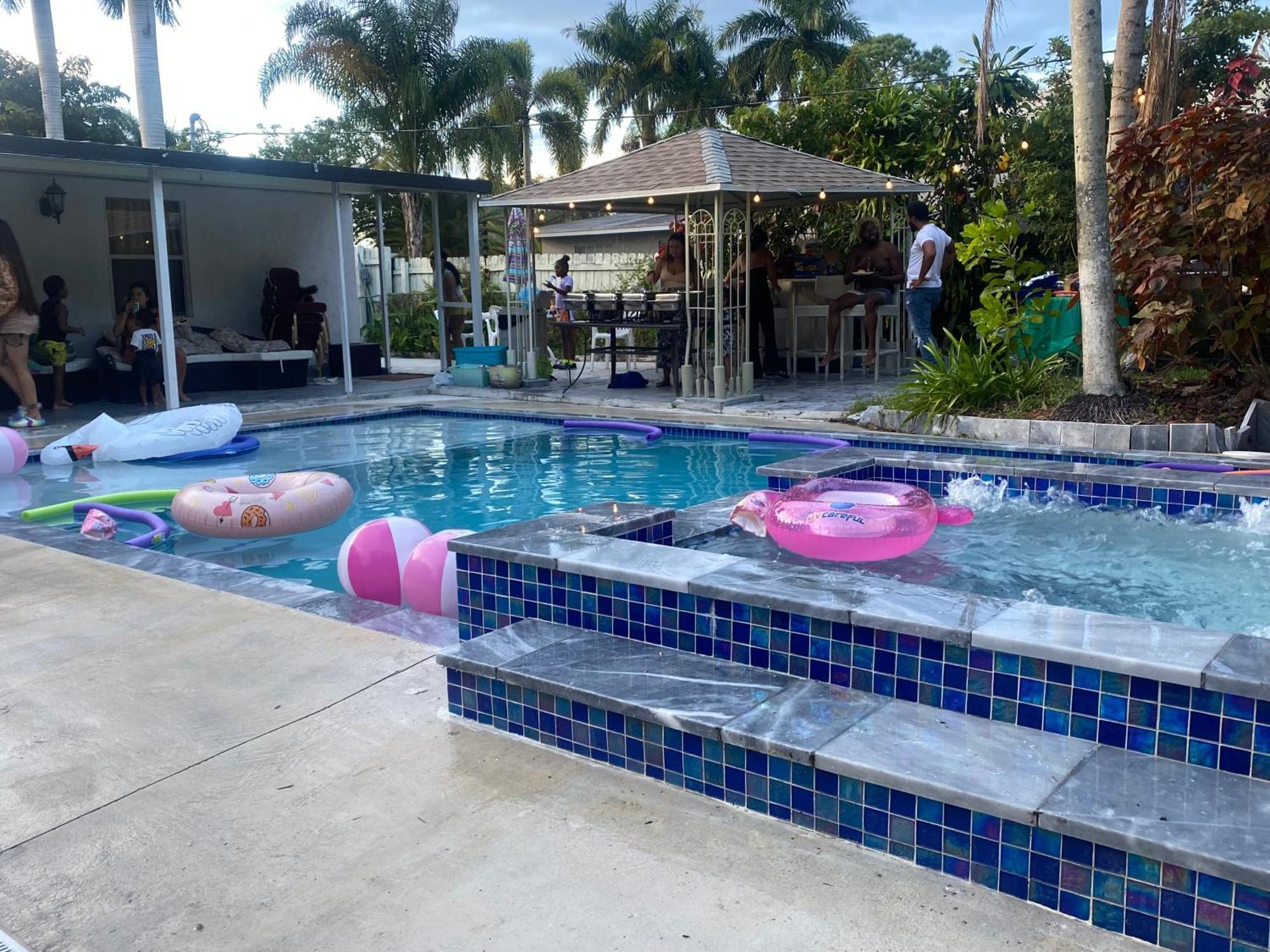 Private Retreat Lake Worth Beach Exterior foto